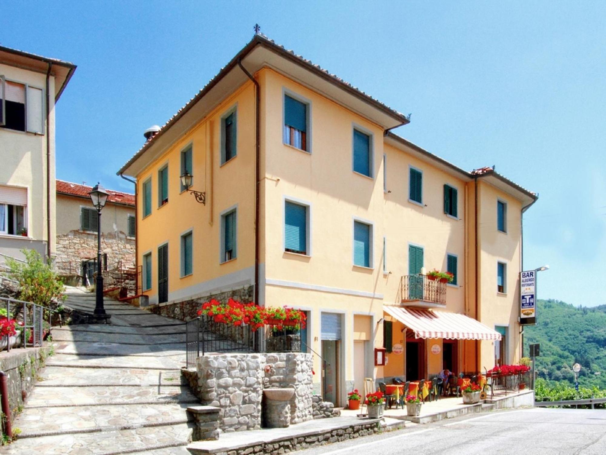 Amelia Hotel Momigno Extérieur photo