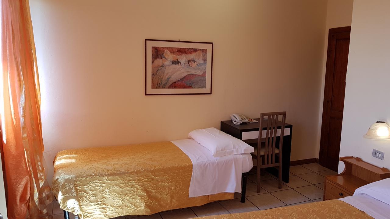 Amelia Hotel Momigno Extérieur photo